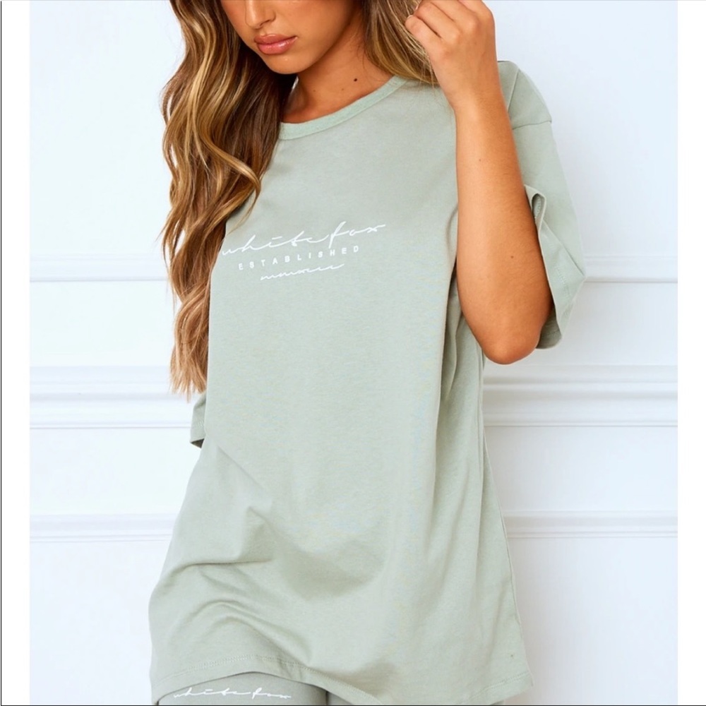 White Fox Established Short Sleeve Round Neck Tee M/L